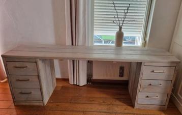 Robuus en praktisch stijgerhouten bureau 220 cm beschikbaar voor biedingen