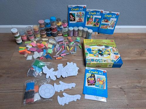 Leuke set met gekleurd zand, Hobby en Vrije tijd, Knutselen, Zo goed als nieuw, Ophalen of Verzenden