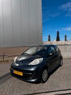 Peugeot 107 1.0 12V 3DR 2007 Grijs, Auto's, Voorwielaandrijving, Stof, 4 stoelen, 68 pk
