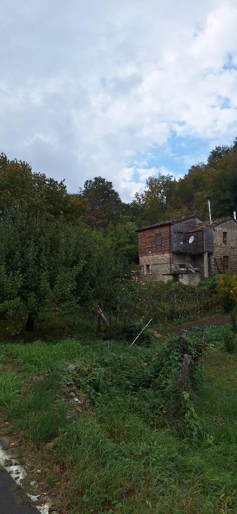 Vrijstaande woning met volledige privacy nabij Farindola IT, Huizen en Kamers, Buitenland, Italië, Woonhuis, Dorp, Verkoop zonder makelaar