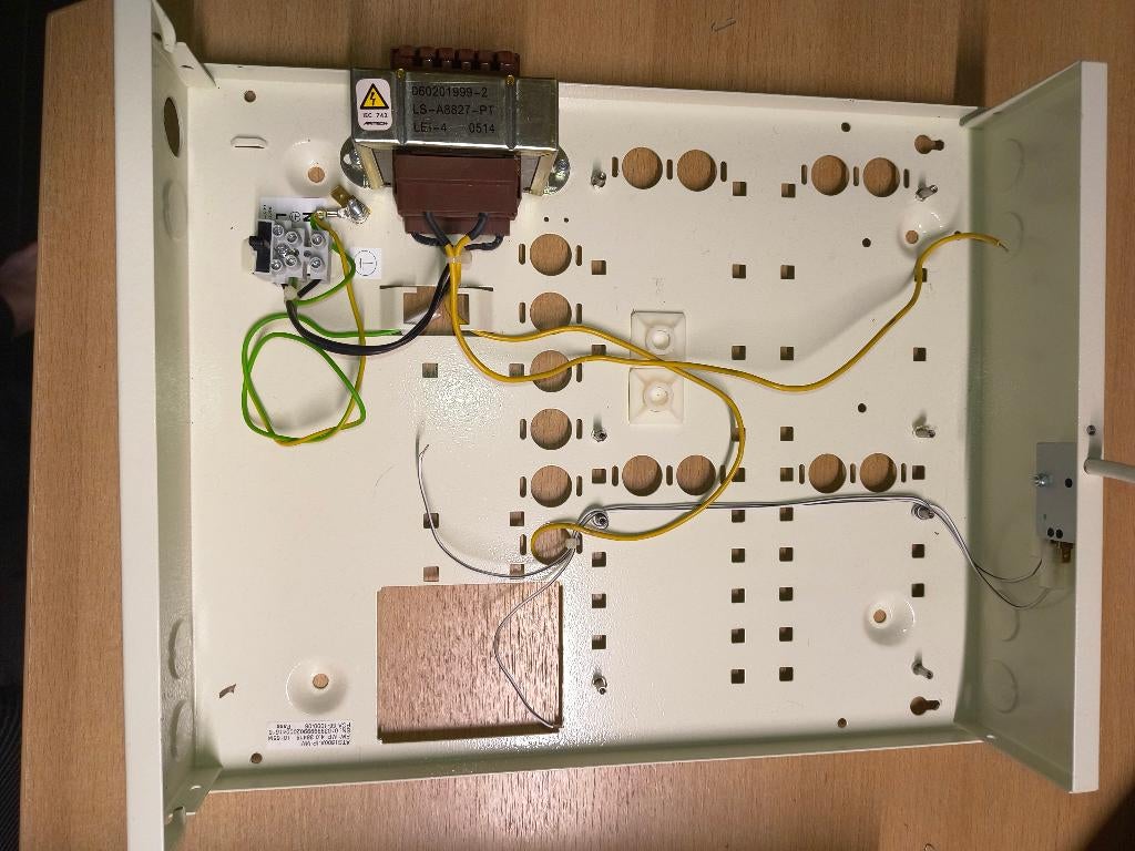 Aritech metalen kast met voeding en deksel, Verzenden, Zo goed als nieuw, Overige typen, Overige soorten