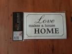 Muursticker Love makes a house home, Ophalen of Verzenden, Nieuw