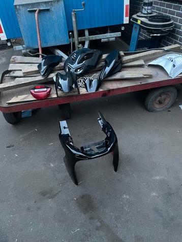 Aerox kappen beschikbaar voor biedingen