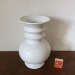 Witte wit bol ronde vaas meerdere rondingen cirkels gedraaid, Huis en Inrichting, Woonaccessoires | Vazen, Ophalen of Verzenden