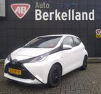 Toyota Aygo 1.0 12V X-Play Scherm/Airco.. VERKOCHT.., Voorwielaandrijving, Zwart, 4 stoelen, Wit