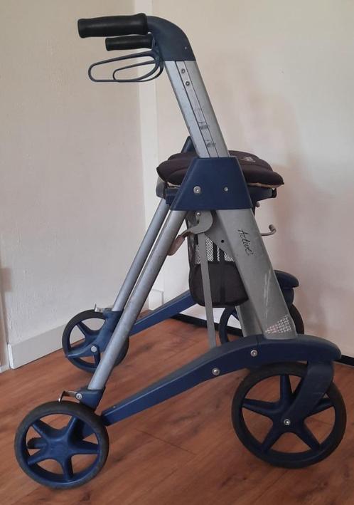 Rollator Merk: Active Acces + mandje + kussen (Anwb), Diversen, Rollators, Gebruikt, Lichtgewicht, Opvouwbaar, Ophalen
