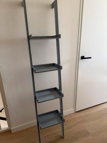 Leuk grijs wandrek / boekenrek! beschikbaar voor biedingen