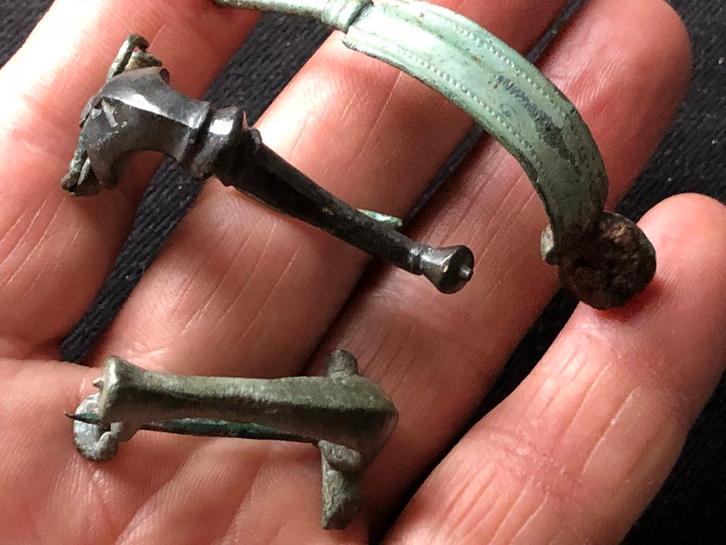 Romeinse FIBULA'S 1800jr oude mantelspelden Bodemvondst !, Antiek en Kunst, Antiek | Koper en Brons, Brons, Ophalen of Verzenden