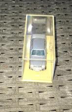 Mercedes grijs in vitrinekastjes, Ophalen of Verzenden, Zo goed als nieuw, 1:5 t/m 1:8, Auto