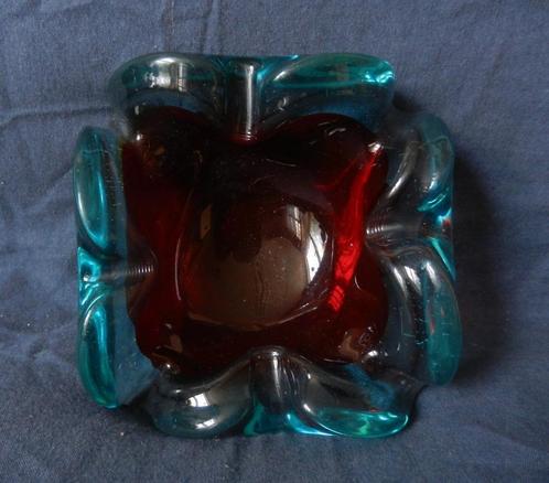Glazen rood en blauwe kom / asbak Murano Italië 11,6x11,6 cm, Antiek en Kunst, Antiek | Glas en Kristal, Ophalen of Verzenden