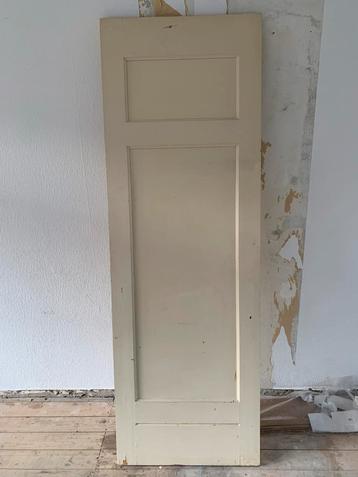 Klassieke kastdeur 67.7 x 201.6 cm beschikbaar voor biedingen