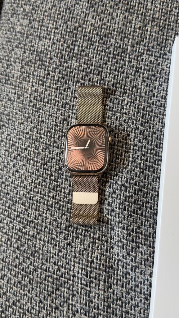 Apple watch series 10 titanium 46 MM, met Milanees bandje, Sieraden, Tassen en Uiterlijk, Smartwatches, Zo goed als nieuw, iOS
