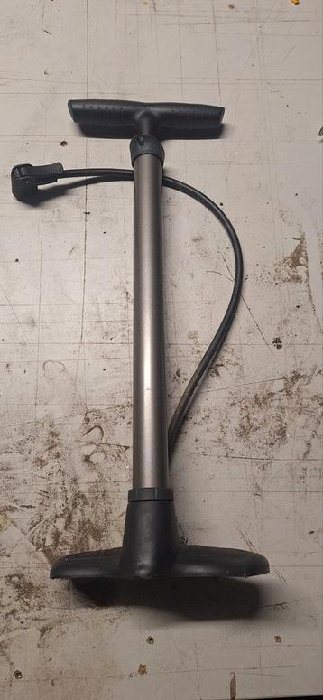 Fietspomp - Handig voor onderweg! beschikbaar voor biedingen