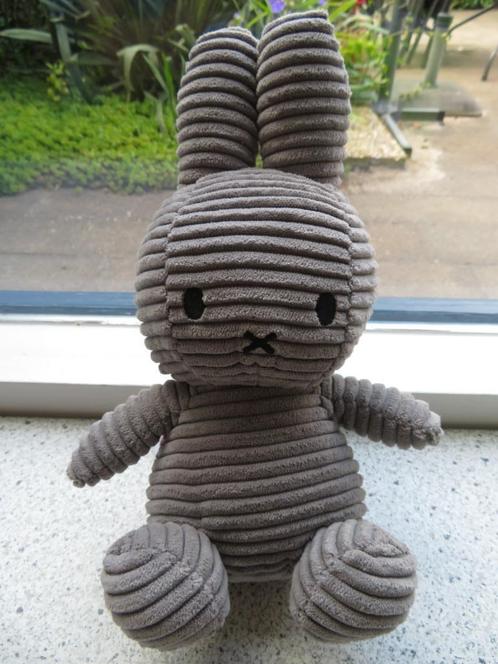 Nijntje grijs ribfluweel Miffy Dick Bruna  Bon Ton Toys meet, Kinderen en Baby's, Speelgoed | Knuffels en Pluche, Zo goed als nieuw