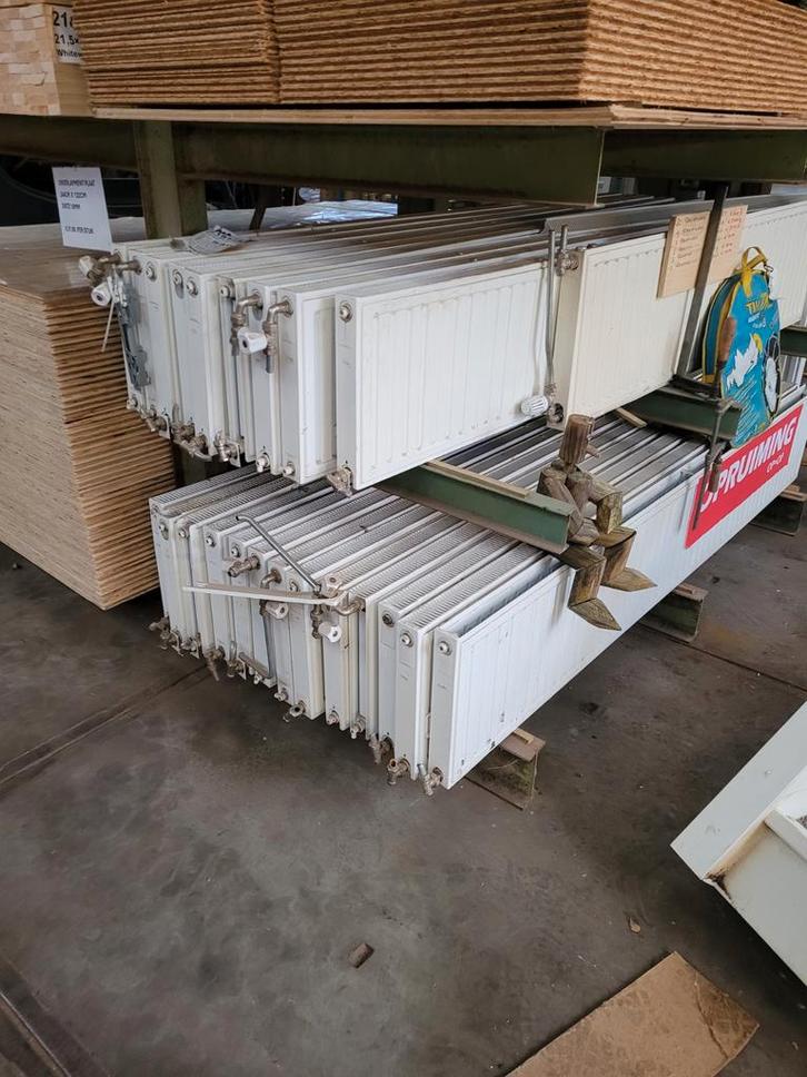 Diverse radiatoren., Doe-het-zelf en Verbouw, Verwarming en Radiatoren, Zo goed als nieuw, Radiator, 800 watt of meer, 30 tot 80 cm