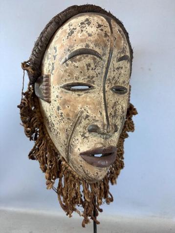 250120 Authentic Afrikaans IGBO Masker met Kap uit Nigeria. beschikbaar voor biedingen