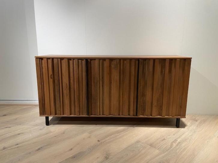 nu of nooit! dressoir Newton. Hout: mangohout, Huis en Inrichting, Kasten | Dressoirs, Zo goed als nieuw, 150 tot 200 cm, 25 tot 50 cm