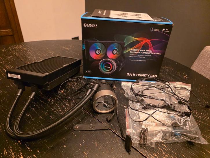Lian Li Galaheid GA II Tritinity 240 AIO CPU water koeling, Computers en Software, Computerkoelers, Zo goed als nieuw, Waterkoeling