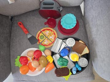 Verschillende Speelgoed keuken artikelen  beschikbaar voor biedingen