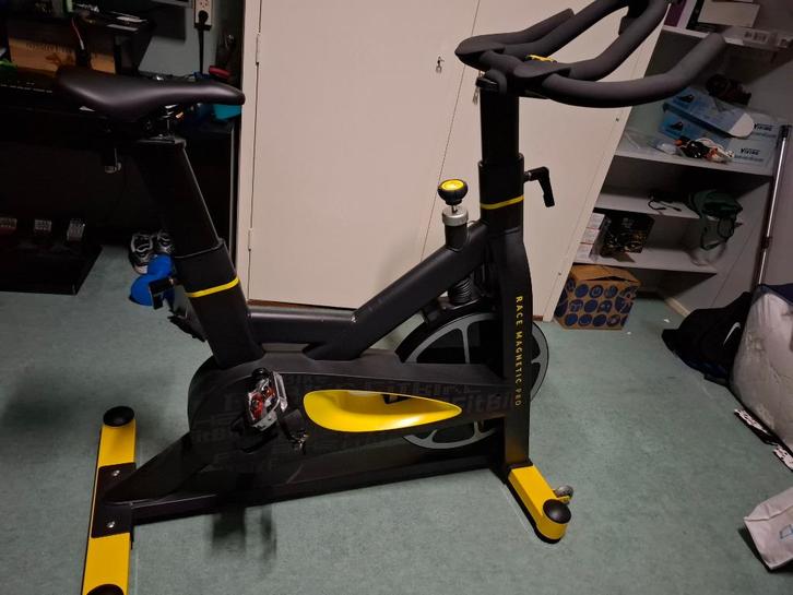 Race Magnetic Pro Spinning Bike indoor Cycle, Sport en Fitness, Fitnessapparatuur, Zo goed als nieuw, Spinningfiets, Benen, Metaal