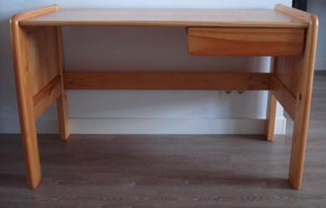Massief grenen bureau van het merk Dico 120 b x 63 d x 75 h beschikbaar voor biedingen