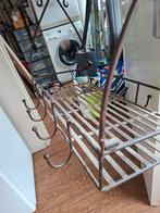 Hangrek pannen keuken, Ophalen
