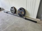Olympische gewichten met zwarte Olympische halterstang 110kg, Sport en Fitness, Fitnessmaterialen, Ophalen, Zo goed als nieuw