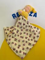 4423 antroposofisch popje geel met doekje, Ophalen of Verzenden, Zo goed als nieuw, Overige typen