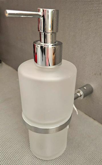 Luxe dispenser badkamer wc keuken. Perfect! beschikbaar voor biedingen
