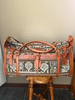 een zeer unieke en prachtige duffel tas met Sumba ikat, Antiek en Kunst, Antiek | Meubels | Stoelen en Banken, Ophalen of Verzenden