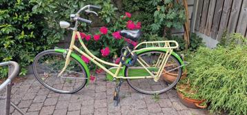 Gazelle fiets in vrolijke kleuren beschikbaar voor biedingen