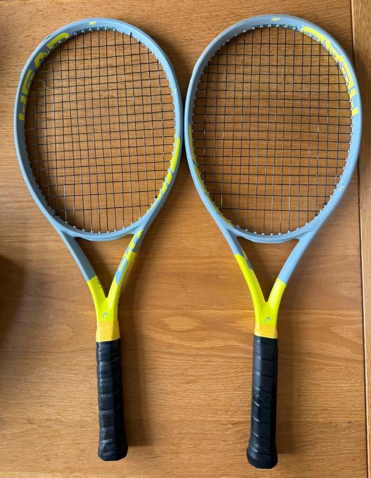 2 x HEAD Extreme MP rackets + HEAD tennistas + ballen + grip, Sport en Fitness, Tennis, Gebruikt, Racket, Head, L4, Ophalen