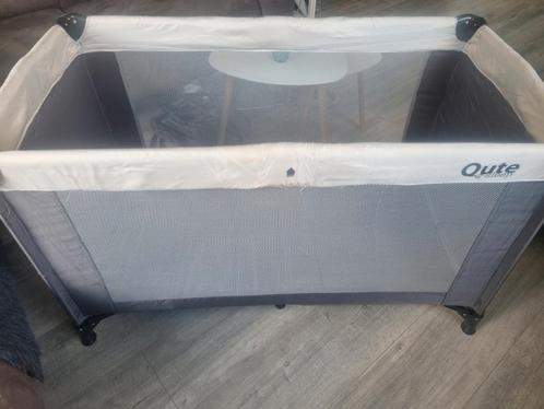 Campingbedje / Logeerbedje - Qute Sleep, Kinderen en Baby's, Boxen, Gebruikt, Rechthoekig, Ophalen of Verzenden