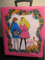 1968 VINTAGE BARBIE KOFFER GERMANY in een Super Staat, Verzamelen, Poppen, Ophalen of Verzenden, Gebruikt, Accessoires