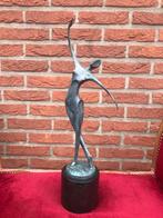 interessant bronzen beeld van een danseres, Antiek en Kunst, Ophalen of Verzenden