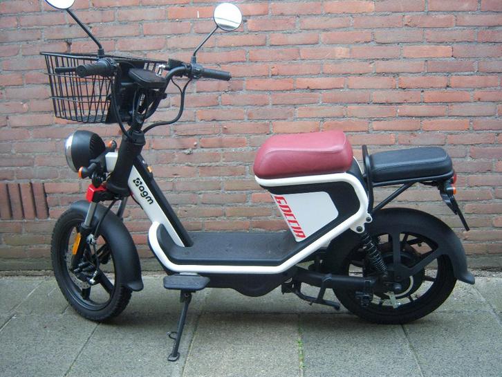 snorfiets, Fietsen en Brommers, Snorfietsen en Snorscooters, Zo goed als nieuw, Overige merken, Benzine, Ophalen