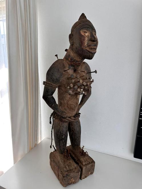 TOP authentieke Bakongo Vili  Nkisi Nkondi Krachtige fetisj, Antiek en Kunst, Kunst | Niet-Westerse kunst, Ophalen of Verzenden