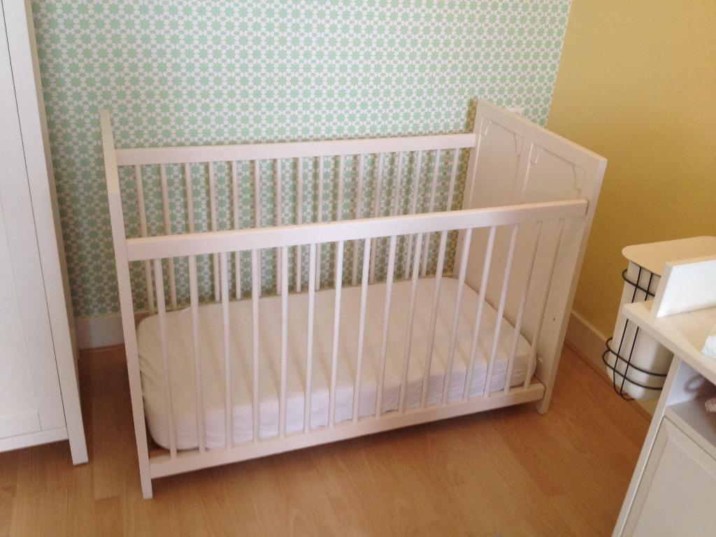 Baby bed, ledikant, Kinderen en Baby's, Babywiegjes en Ledikanten, Ophalen, Gebruikt, Ledikant