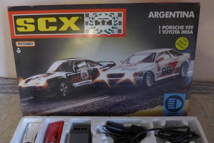 Scalextric racebaan met autos en veel accessoires, Kinderen en Baby's, Speelgoed | Racebanen, Elektrisch, Overige merken, Ophalen