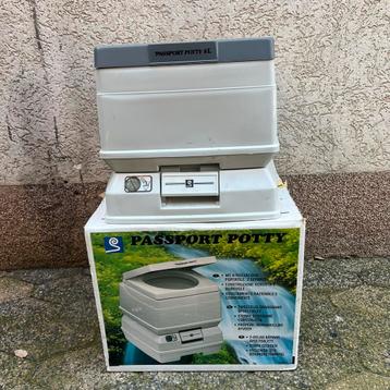 Passport Potty 8L - Draagbaar Toilet beschikbaar voor biedingen