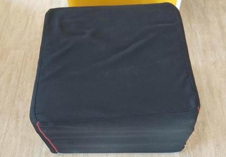 Logeerbed = Poef met slaapfunctie, vouwbed- 72x72x42 cm, Huis en Inrichting, Banken | Voetenbanken en Poefen, Nieuw, 50 tot 75 cm