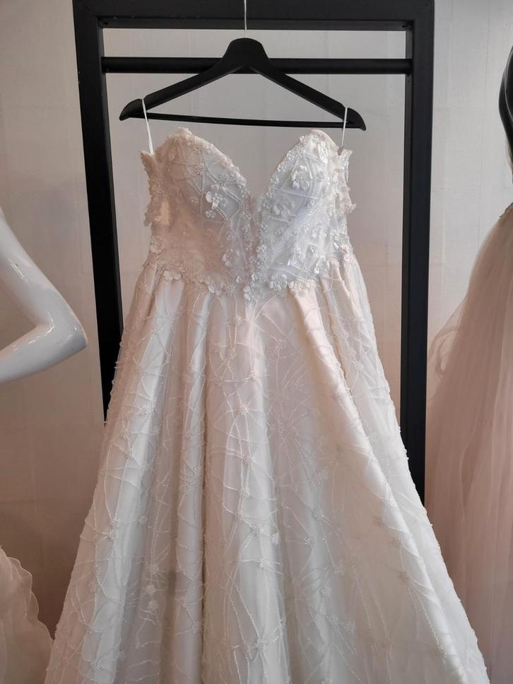 Prachtige Trouwjurk - Droomjurk voor jouw dag!, Kleding | Dames, Trouwkleding en Trouwaccessoires, Zo goed als nieuw, Trouwjurk