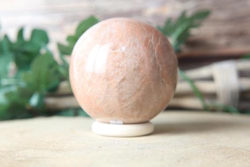 Perzik maansteen bol mineraal edelsteen sphere groot, Verzamelen, Mineralen en Fossielen, Mineraal, Ophalen of Verzenden