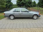 Mercedes benz    200            1987 Grijs  oldtimer, Auto's, Metallic lak, 1282 kg, Zwart, 4 cilinders