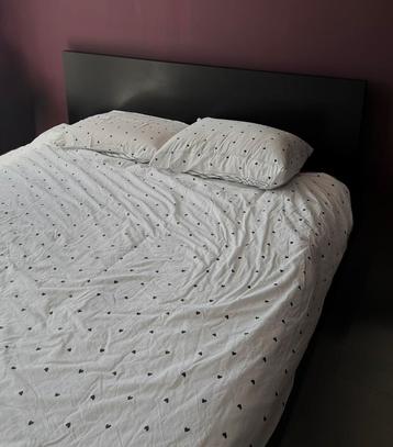 Tweepersoonsbed IKEA – met lattenbodems en opberglades