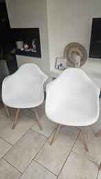 2 witte kuipstoelen 12,50 p.stuk, Ophalen, Kunststof, Gebruikt, Twee