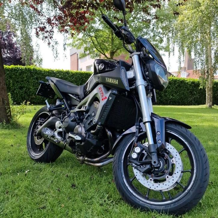 Yamaha MT-09 met Akrapovic uitlaat! (met quickshifter!), Motoren, Motoren | Yamaha, Particulier, Naked bike, meer dan 35 kW, 3 cilinders