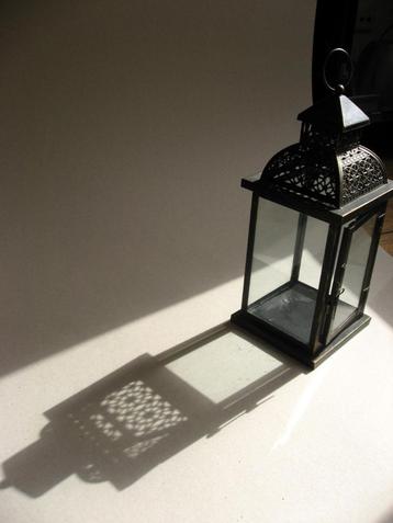 Mooi en decoratief windlicht met ophangring   beschikbaar voor biedingen