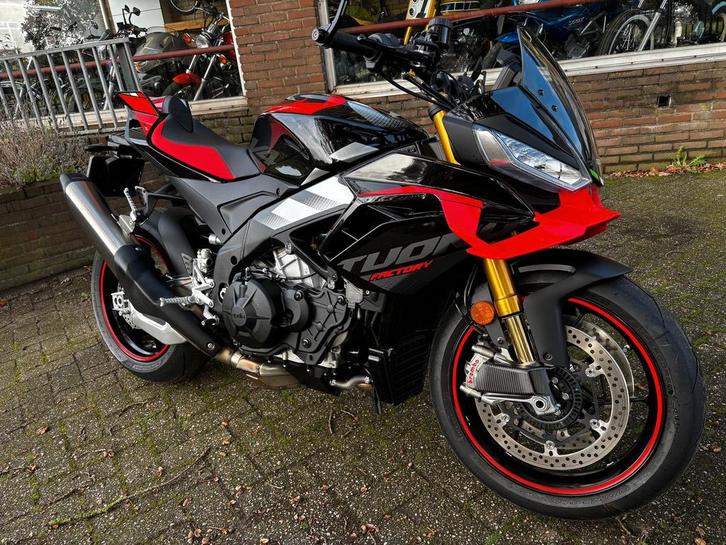APRILIA TUONO V4 1100 FACTORY 2025 NIEUWSTAAT DARK KRAKEN, Motoren, Motoren | Aprilia, Bedrijf, Naked bike, meer dan 35 kW, 4 cilinders