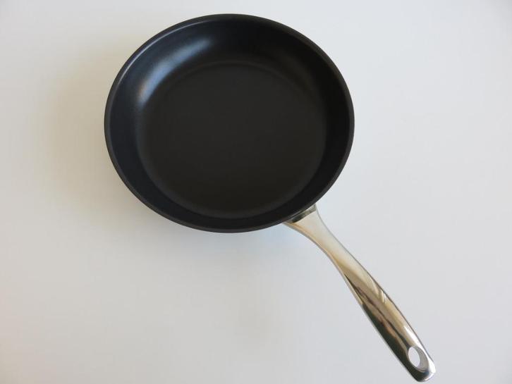 Fissler koekenpan 28 cm stainless 18/10, Huis en Inrichting, Keuken | Potten en Pannen, Zo goed als nieuw, Koekenpan of Braadpan